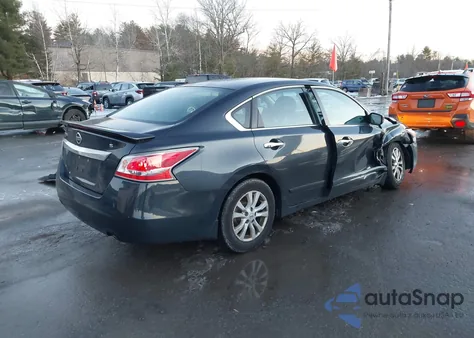 2015 Nissan Altima 2.5 S z USA, uszkodzony, nr VIN 1N4AL3AP3FN337434